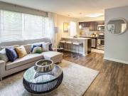 2 BR, 1 BA Apartment 2704 Kenwood Boulevard Unit 202,...