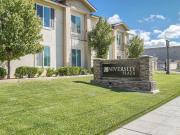 2 BR, 1 BA Apartment 5469 North Cedar Avenue Unit 11220,...