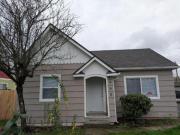 2 Br, 1 bath, Apartment 1960 Lana Ave NE