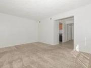 2 Br, 1 bath, Apartment 2000 E Roger Rd