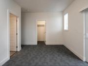 2 Br, 1 bath, Apartment 4427 Satter Place NE