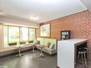 2 Br, 1 bath, Apartment 5550 S Dorchester Ave