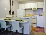 2 Br, 1 bath, Apartment 801 Locust Pl NE