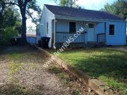 3 Br, 1 bath, Single Family 117 Sw Hillside Dr