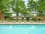 2 BR, 2 BA Apartment 5300 Eubank Boulevard Northeast...