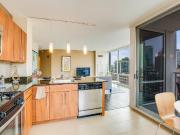 2 Br, 2 bath, Apartment 222 W Erie St