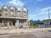 2 Br, 2 bath, Condo 931 E Woodlawn St