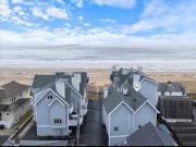 2 Br, 2 bath, Townhouse/Brownstone/RowHouse 1 Saunders Ave