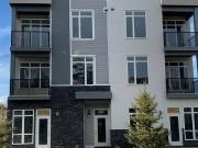 2 BR Apt 1595 Utility Inc Rapid Bus Serv Cl to 3 Level...