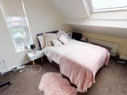 2 Broomfield View, Leeds, LS6 3DH