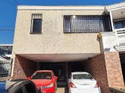 2 casas juntas en venta junto a la Seattle