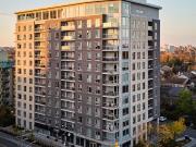 2 chambres at 460 St Laurent 460 St. Laurent Blvd,...