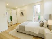 2 chambres lumineux avec grand balcon privé sur ruelle