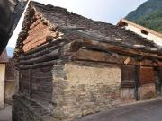 2 Rustici zum Ausbauen im Dorfkern / 2 Rustici im Kern...