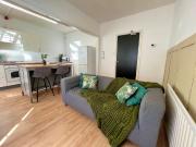 2 Double Bed Flat W/ Bills Inc Nr Victoria Centre 2 Double Bed Flat W/ Bills Inc Nr Victoria Centre