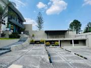 2 EXCELENTES CASAS EN GRAN TERRENO, FRENTE A LA IGLESIA...