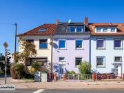 2 Familienhaus, 6 Garagen, 2 Stellplätze
