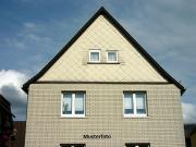 2 Familienhaus mit Garagengebäude