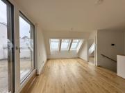 2 geschoßige DG Wohnung mit Terrasse U1 Nähe provisionsfrei