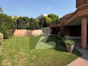 2 Kanal Old Single Story Prime Location House Available...