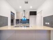 2 Lindisfarne Road, Huntfield Heights, SA 5163