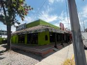 2 Locales Comerciales + Derecho Llaves 150Mts2 en Av La...