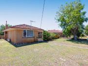 2 Lorenzo Street, Thornlie WA 6108