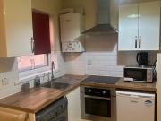 2 Min Walk To Tube. Cosy Studio Flat. Bills Inc