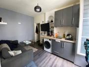 2 PIECES 25 m² Vendu occupé bail meublé 1 an