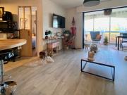 2 Piéces avec parking et cave, parc arboré, piscine et...