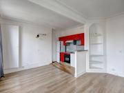 2 PIECES de 39M2 en dernier étage dans un bel immeuble...