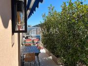 2 Pièces Rénové avec Grande Terrasse avec Parking Plein...
