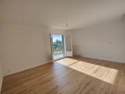 2 Pieces Rez de jardin Stationnement