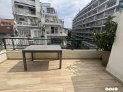 2 PIECES TERRASSE CARRE D'OR