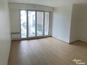 2 pièces vide avec balcon