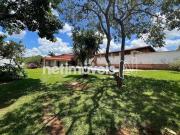 2 Quartos | 1 Suíte | Varanda | Piscina | Casa de Fundos