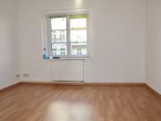 2 Raum • Einbauküche • Hell • Laminat • Tageslichtbad •...