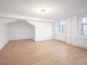 2 Raumwohung mit Gartenanteil und EBK in Stadtfeld Ost