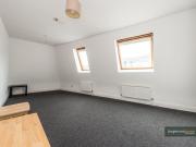 2 room apartment to let in Canterbury Road Flat, London...