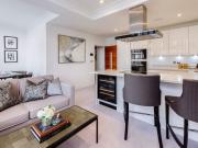 2 room apartment to let in Rainville Road London,...