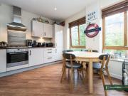 2 room apartment to let in Scholars House, Glengall...