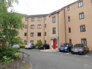 2 room apartment to let in Templars Court, New Road,...