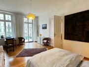 2 room classic flat Oderberger Straße front with sunny...