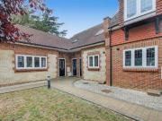2 room house to let in Tudor Gardens, Worthing, BN11