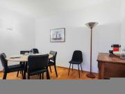 2 rooms flat close to Arc de Triomphe, Paris Amsterdam...