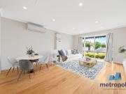 2 Small Road, BENTLEIGH, VIC