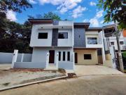2 Storey Townhouse For Sale in Kingsville Hills...