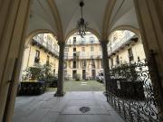 2 vetrine bilocale 60mq