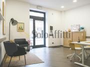 2 vetrine monolocale 60mq