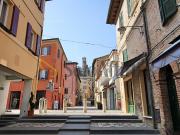 2 vetrine Via Molari R 9 monolocale 30mq